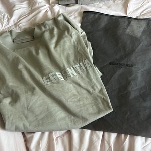 Essentials BNWT Men’s Tee shirt